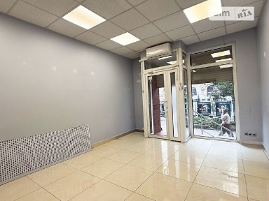 Здається комерційне приміщення на вул. Незалежності 39, площа 37 кв. м • ID 34957794