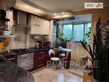Продаж 3к квартири 70 кв. м на вул. Миколи Ушакова 2 • ID 34960035