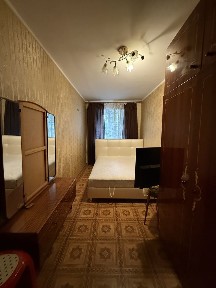 Сдам трехкомнатную квартиру на Космонавтов / парк