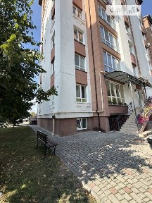 Здається комерційне приміщення на вул. Двірська 22, площа 120.5 кв. м • ID 34963966