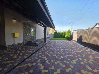 Продаж будинку 240 м²