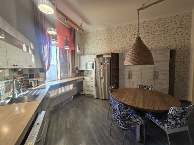 Оренда 4-кімнатної квартири 150 м², Ломоносова вул., 75А