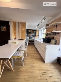 Лаврська вулиця, мікрорайон Печерськ, район Печерський, Київ, метро Арсенальна, вул. Лаврська 4 34967489