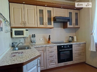 Довготривала оренда 2к квартири на вул. Ахматової Анни 17 • ID 34967233
