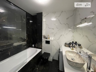 Продаж 1к квартири 42 кв. м на вул. Університетська 2, кв. 108 • ID 34966960