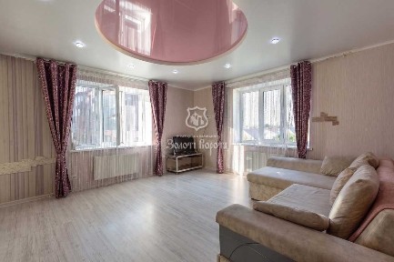 Продаж 2-кімнатної квартири 63 м², Миру вул., 13