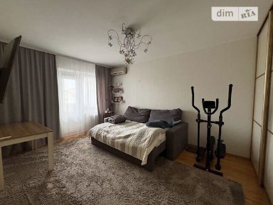 Продаж 2к квартири 70 кв. м на вул. Драгоманова 8 • ID 34968913