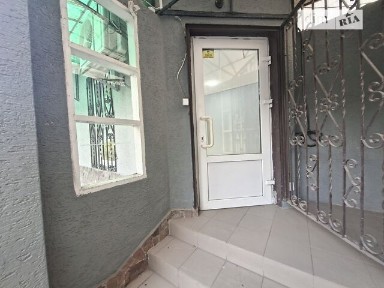 Продаж комерційного приміщення на бул. Просвіти, площа 33 кв. м • ID 34482259