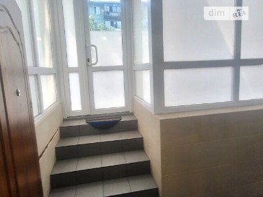 Продаж комерційного приміщення на вул. Патріотична 68, площа 25.6 кв. м • ID 33372468