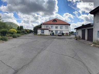Продаж комерційного приміщення на вул. Ужгородська, площа 1763 кв. м • ID 33312696