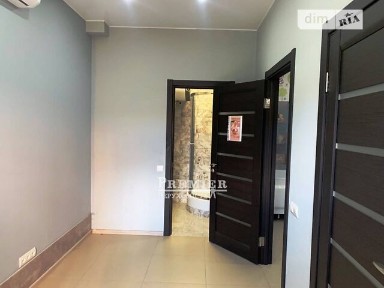 Продаж комерційного приміщення на мас. Радужний 21, площа 37.4 кв. м • ID 32983645