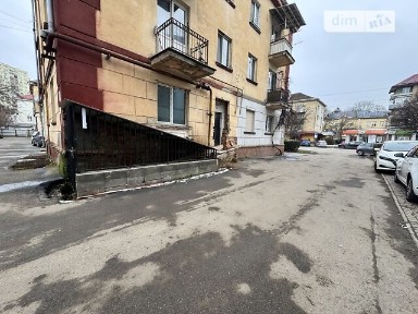Свободи проспект, район Свепомоц, Ужгород, просп. Свободи 18, площа 121 кв. м 32674481