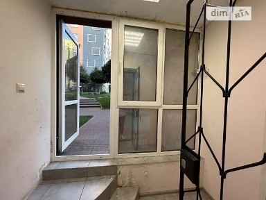 Продаж комерційного приміщення на вул. Миколи Сингаївського 2Н, площа 37.5 кв. м • ID 32178320