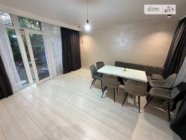 Продаж 2к квартири 69.9 кв. м на вул. Середньофонтанська 26 • ID 34971975