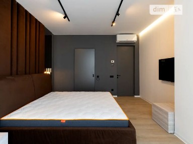 Продаж 3к квартири 92 кв. м на вул. Іоанна Павла II 12 • ID 34971336