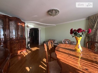Продаж 2к квартири 69.9 кв. м на вул. Довженка Олександра • ID 34972992