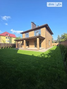 Продаж 2 поверхового будинку з ділянкою на 6 соток, 216 кв. м, 4 кімнати, на вул. Сонячна • ID 34972178