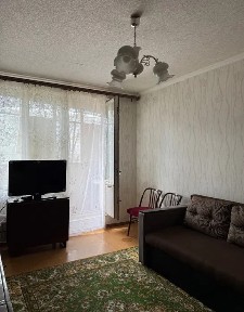 1-кімнатна квартира подобово 33 м², Валентинівська вул., 13Б