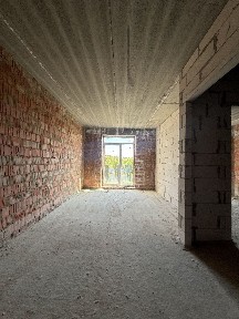 Продам БЕЗ КОМІСІЇ ! Продам 1-кімн. квартиру з власним двориком біля Бучанського парку. ГОТОВА ДО РЕМОНТУ ! ГАЗ ! Всі Держпрограми !