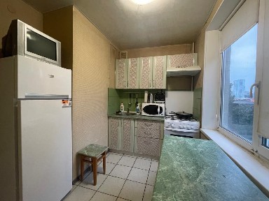 м. Салтовская. Сдам в аренду 2 комн. квартиру.
