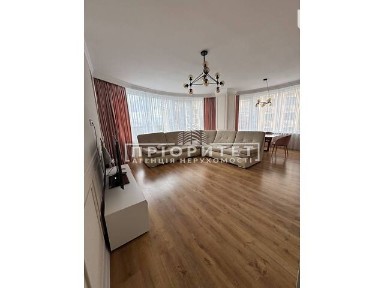 Продаж 2к квартири 96 кв. м на вул. Генуезька • ID 34976405