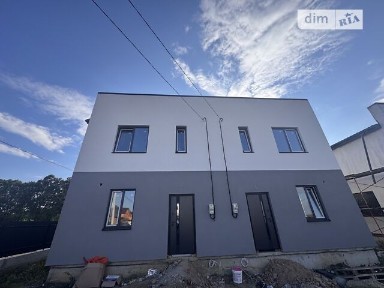 Продаж 2 поверхового дуплекса з ділянкою на 1.2 сотки, 70 кв. м, 2 кімнати, на вул. Традиційна • ID 34976721
