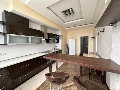 Оренда 2-кімнатної квартири 80 м², Академіка Корольова вул., 5/4