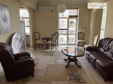 Довготривала оренда 3к квартири на вул. Прорізна 7 • ID 34977885