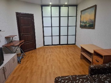 Пропонується в довготривалу оренду одно-кімнатна квартира на Бориспільській, 6