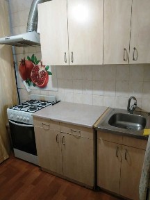 Київ, Здолбунівська вул., 1