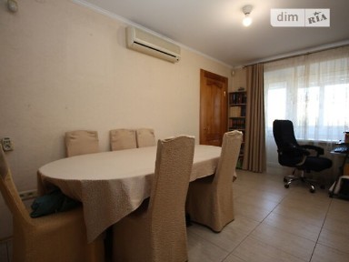 Продаж 4к квартири 74 кв. м на вул. Дніпровська 4 • ID 34984968