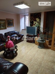 Продаж офісного приміщення 141.6 кв. м. на 1 поверсі на вул. Прохоровська, триповерхова будівля • ID 34984933