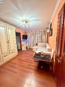 Продається 3 кімнатна квартира