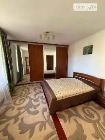 Довгострокова оренда частини будинку, від посередника на вул. Богдана Хмельницького • ID 34990757
