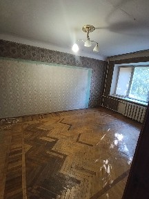 Продам двох кімнатну квартиру на Лятошинського