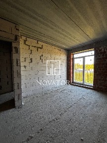 Продається квартира з балконом в місті Гостомель. Індивідуальне газове опалення, мінімальне оформлення!