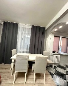 Здається в оренду простора 3-кімнатна квартира з сучасним ремонтом вул. Каунівська, 12.