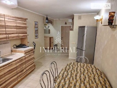Довготривала оренда 3к квартири на пл. Святошинська 1 • ID 34991320