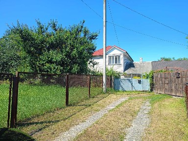 Київська обл., Києво-Святошинський район, с. Білогородка, Жовтнева, 3