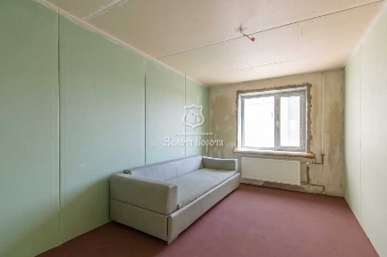 Продаж 4-кімнатної квартири 90 м², Шкільний пров., 1а