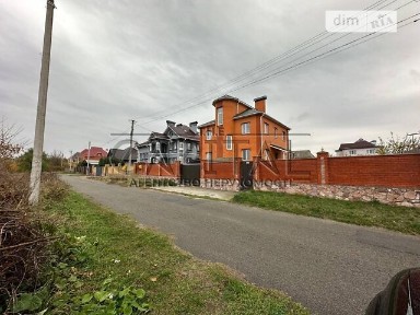 Продаж 3 поверхового будинку з верандою і ділянкою на 10 соток, 550 кв. м, 5 кімнат, на вул. Квітнева 33 • ID 34992695