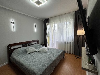 Трикімнатна квартира, 72 м2, вул. Єськова, АВТОНОМКА, VS