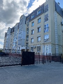 Продам видовую двухкомнатную квартиру в центре города