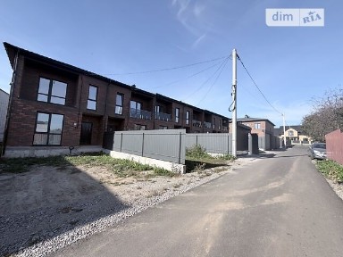 Продаж 2 поверхового таунхауса з ділянкою на 2 сотки, 105 кв. м, 4 кімнати, на вул. Винниченка • ID 34995575