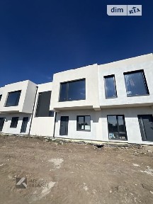 Продаж 2 поверхового таунхауса з ділянкою на 4 сотки, 120 кв. м, 3 кімнати, на вул. Лісова • ID 34993975