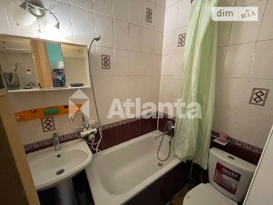 Продаж кімнати 17 кв. м на вул. Базарна • ID 34995882