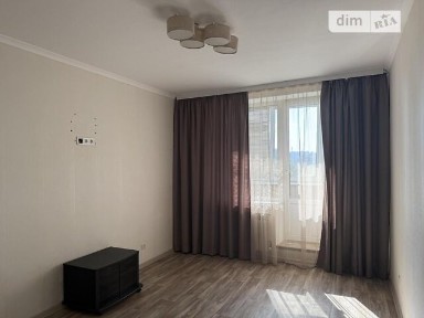 Продаю 2 к. квартиру м Студенческая, 520м/р с ремонтом Е00