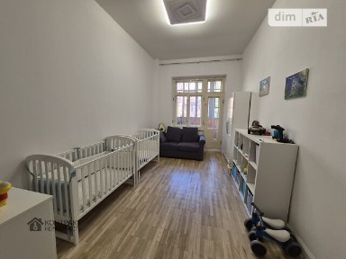 Продаж 5к квартири 100 кв. м на вул. Максиміліанівська 8 • ID 34995478