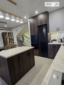 Продаж 3к квартири 180 кв. м на вул. Героїв Майдану 2 • ID 34993799