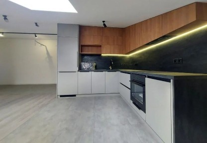 Продаж 3-кімнатної квартири в центрі